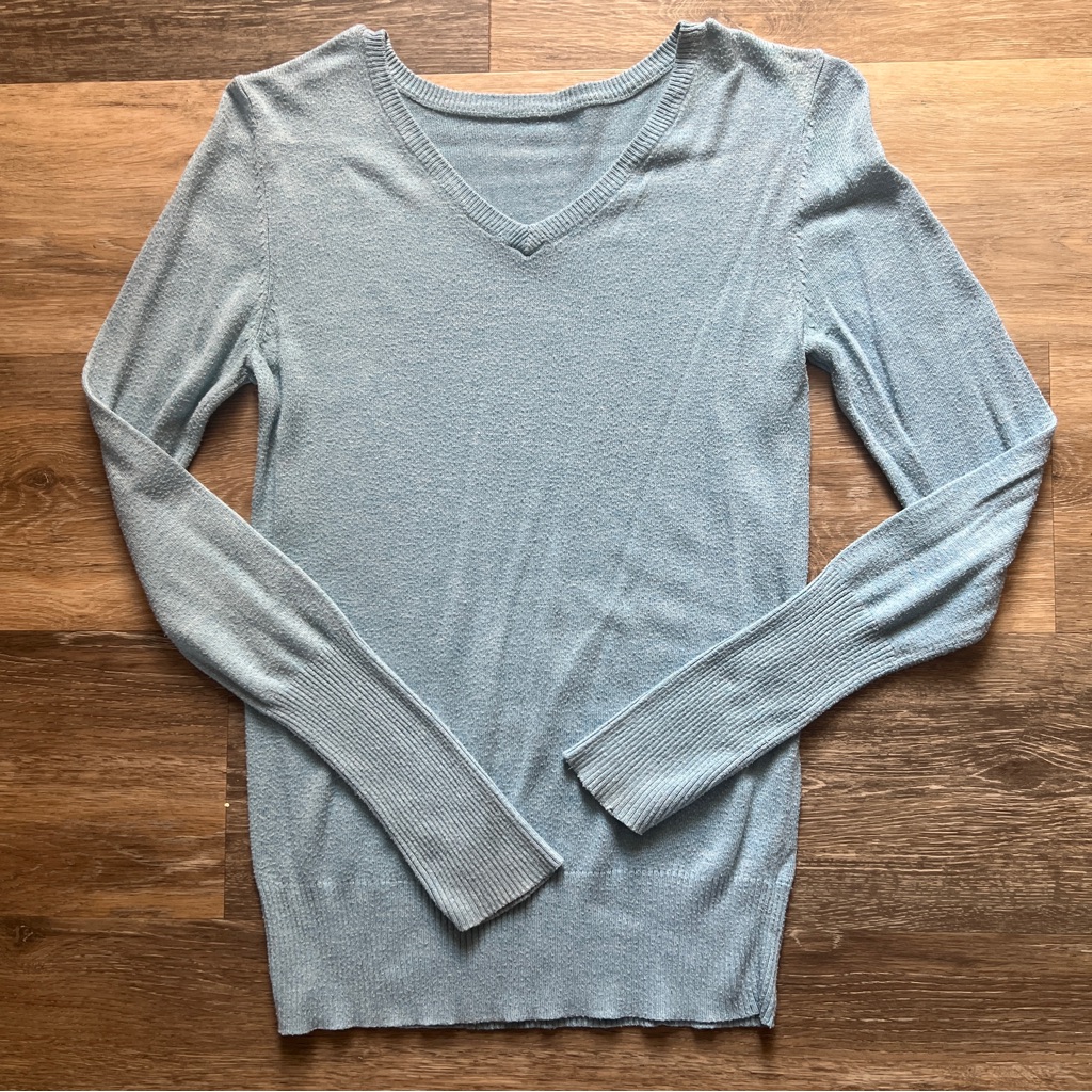 Elegant Light Blue V-Neck Sweater